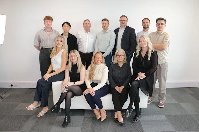 A Team Photo of the CMe Automotive team